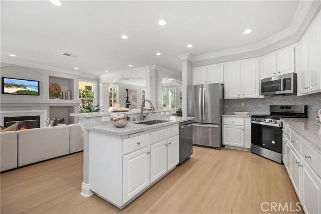 Detail Gallery Image 13 of 48 For 22 Apple Valley, Irvine,  CA 92602 - 4 Beds | 2/1 Baths