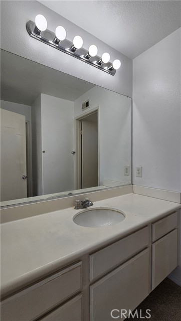 Detail Gallery Image 12 of 18 For 271 Settlers Rd, Upland,  CA 91786 - 3 Beds | 2/1 Baths