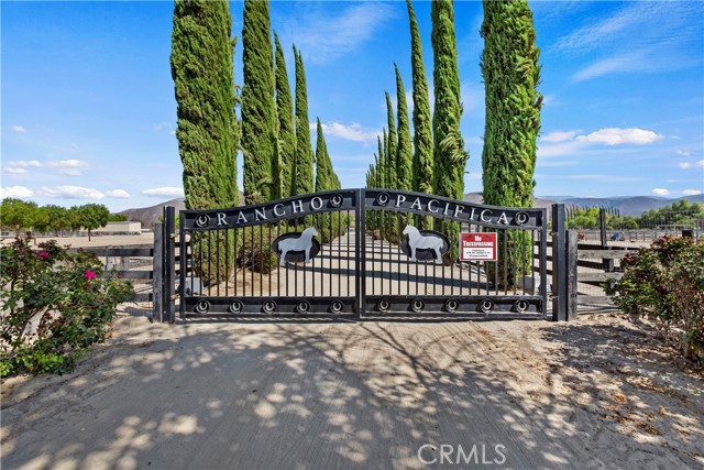 Detail Gallery Image 2 of 65 For 37055 De Portola, Temecula,  CA 92592 - 4 Beds | 2 Baths