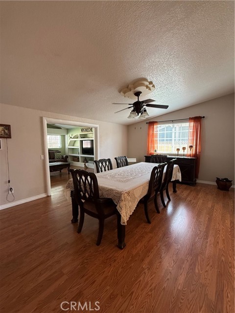 Detail Gallery Image 14 of 20 For 3461 Crownsworth, Corona,  CA 92879 - 3 Beds | 2 Baths