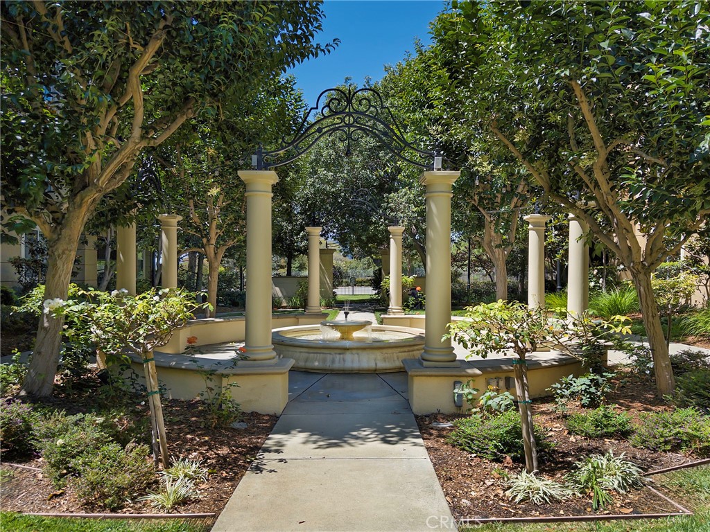 https://media.crmls.org/medias/6e4d2d21-e6dd-41b0-b125-a05b73d82b77.jpg?preset=X-Large