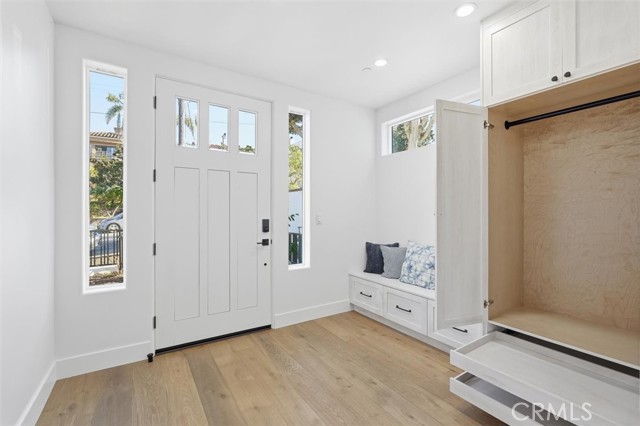 Detail Gallery Image 5 of 41 For 617 N Irena Ave a,  Redondo Beach,  CA 90277 - 4 Beds | 3/1 Baths