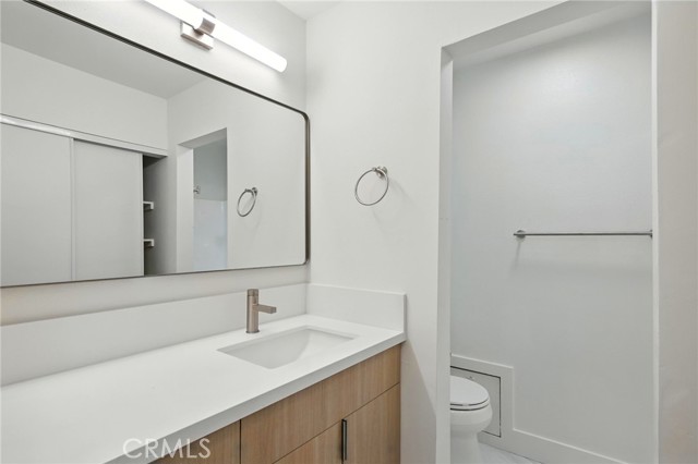 8601 International Avenue, Canoga Park CA: https://media.crmls.org/medias/6e4da4df-2987-432f-b794-7d74f77801bb.jpg