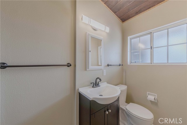 Detail Gallery Image 20 of 58 For 1901 Victoria Dr, Fullerton,  CA 92831 - 4 Beds | 3 Baths