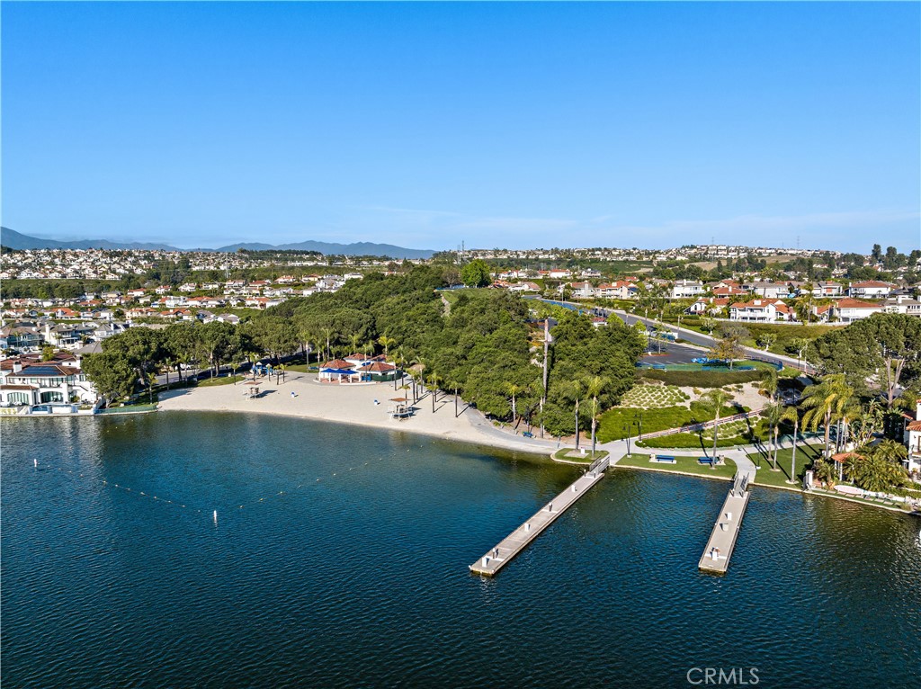 https://media.crmls.org/medias/6e4de952-aa14-48b6-aa87-190ed24aabf4.jpg?preset=X-Large