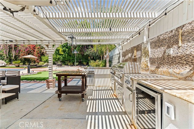 Outdoor kitchen
