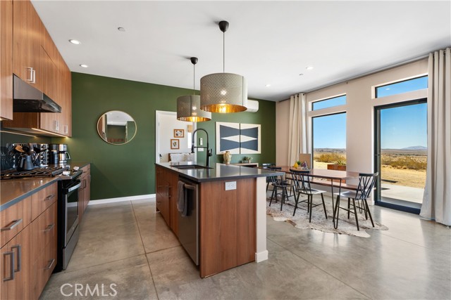 Detail Gallery Image 8 of 37 For 7190 Lawrence Ave, Joshua Tree,  CA 92252 - 3 Beds | 2 Baths