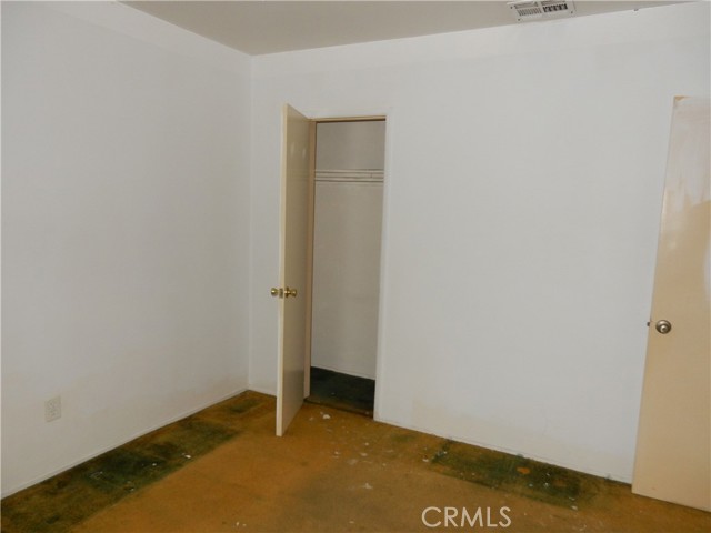 18206 Seville Avenue, Fontana CA: https://media.crmls.org/medias/6e4ec972-3482-48ba-9277-af12acb7f589.jpg