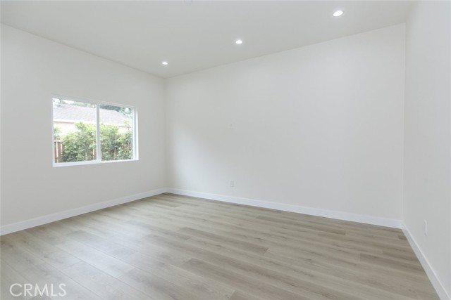 15009 Wyandotte Street, Van Nuys CA: https://media.crmls.org/medias/6e4ed8cc-7bfe-456b-ab82-ba49944debd0.jpg