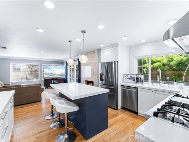 Detail Gallery Image 9 of 42 For 8871 Dorsett Dr, Huntington Beach,  CA 92646 - 4 Beds | 3 Baths