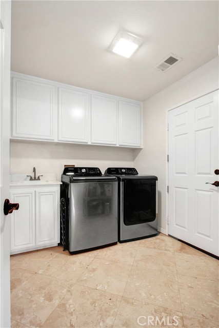 Detail Gallery Image 11 of 28 For 2545 Fairglen Pl, Corona,  CA 92881 - 4 Beds | 2/1 Baths