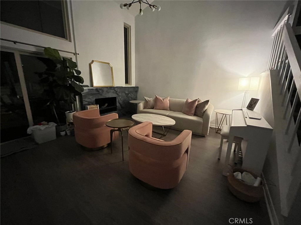 https://media.crmls.org/medias/6e52156b-50eb-4be0-a780-72fc784386fa.jpg?preset=X-Large