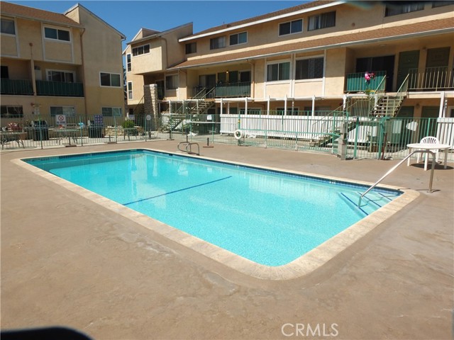 121 Sinclair Avenue, Glendale CA: https://media.crmls.org/medias/6e5231de-d596-459e-b04f-e37b707a1add.jpg