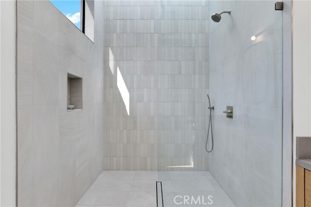 Detail Gallery Image 17 of 45 For 3949 Glenalbyn Dr, Los Angeles,  CA 90065 - 3 Beds | 2/1 Baths