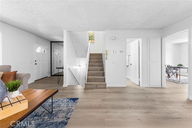 321 N Lincoln Avenue, Monterey Park CA: https://media.crmls.org/medias/6e537e83-e7e3-4ab3-b859-10c25a16be32.jpg