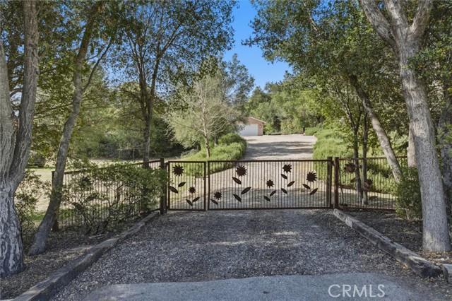 Detail Gallery Image 3 of 57 For 13730 El Camino Real, Atascadero,  CA 93422 - 3 Beds | 2 Baths