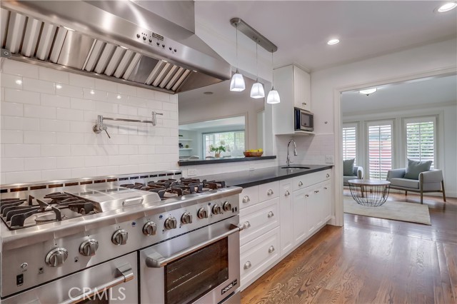 Detail Gallery Image 19 of 30 For 12640 Albers St, Valley Village,  CA 91607 - 6 Beds | 4 Baths