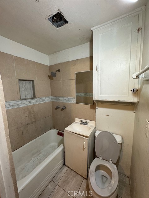 Detail Gallery Image 16 of 21 For 326 N Grant Ave, Corona,  CA 92882 - 2 Beds | 1 Baths