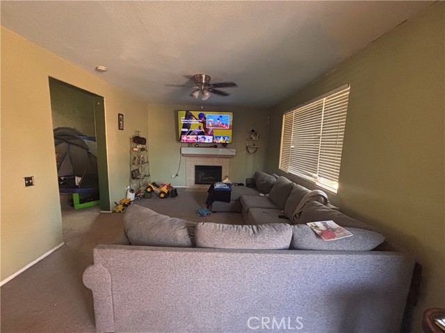 Detail Gallery Image 5 of 31 For 3652 Ash St, Lake Elsinore,  CA 92530 - 3 Beds | 2/1 Baths