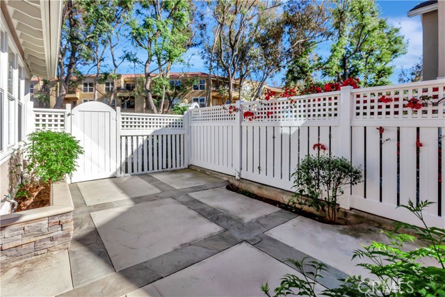 Detail Gallery Image 4 of 21 For 41 Paseo Simpatico, Rancho Santa Margarita,  CA 92688 - 3 Beds | 3 Baths