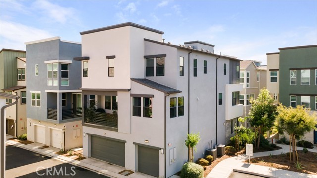 125 Allusion, Irvine CA: https://media.crmls.org/medias/6e5624d0-b87c-482f-86f1-313c724b9301.jpg