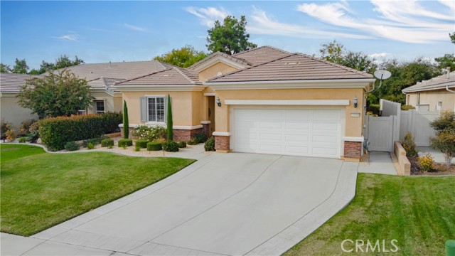 Detail Gallery Image 3 of 36 For 14006 Sandstone Peak, Bakersfield,  CA 93306 - 2 Beds | 2 Baths