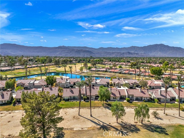 41961 Preston Trail, Palm Desert CA: https://media.crmls.org/medias/6e5673d7-33ce-450f-8a6f-a30097033631.jpg
