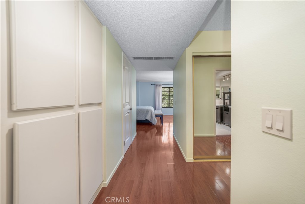 https://media.crmls.org/medias/6e569d68-9717-4200-9229-0c081b792631.jpg?preset=X-Large