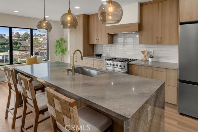 Detail Gallery Image 12 of 31 For 5309 Maymont, Los Angeles,  CA 90043 - 3 Beds | 2 Baths