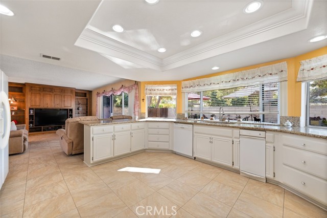 Detail Gallery Image 8 of 31 For 3485 Venetian Dr, Costa Mesa,  CA 92626 - 4 Beds | 2/1 Baths