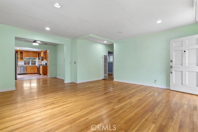 Detail Gallery Image 3 of 12 For 5847 Texhoma Ave, Encino,  CA 91316 - 3 Beds | 2 Baths