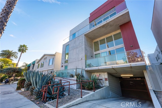 Details for 925 North Genesee Avenue  4, West Hollywood, CA 90046