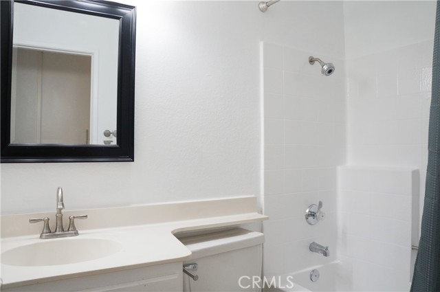 Detail Gallery Image 14 of 18 For 1394 Coral Tree, San Bernardino,  CA 92408 - 2 Beds | 2 Baths