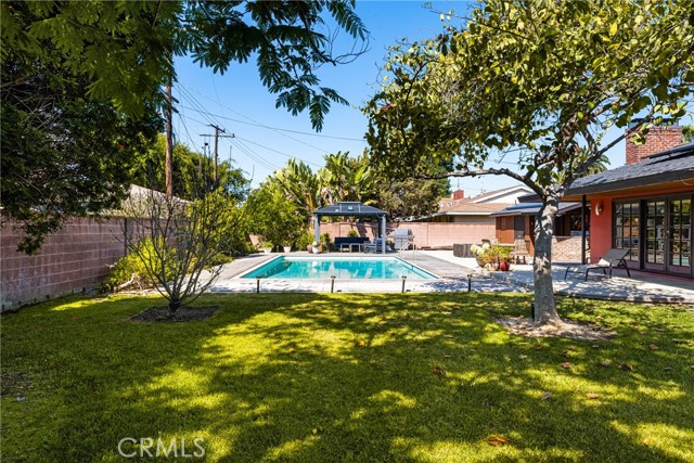 1006 W Pioneer Drive, Anaheim CA: https://media.crmls.org/medias/6e58bbb7-b74a-4f47-91d7-dd24a02a129c.jpg