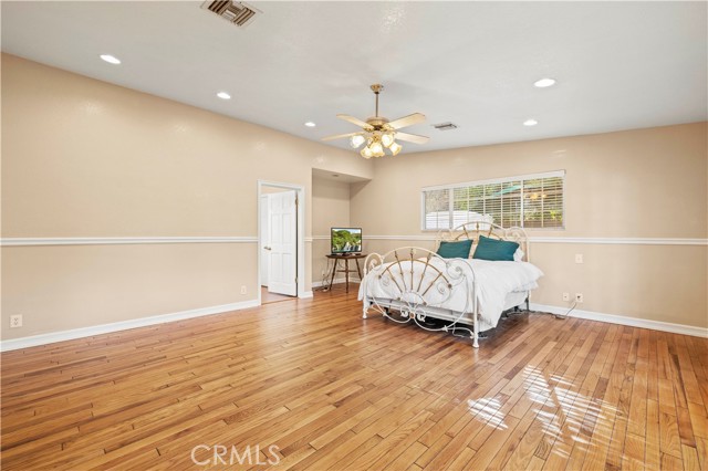 Detail Gallery Image 10 of 32 For 24123 Wildwood Canyon Rd, Newhall,  CA 91321 - 4 Beds | 2 Baths