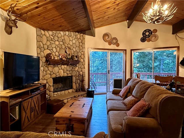 26126 Boulder Lane, Twin Peaks CA: https://media.crmls.org/medias/6e5ab9f7-6685-4c84-b326-ab11be2d44a8.jpg