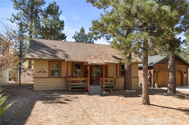 Detail Gallery Image 1 of 30 For 39791 Forest Rd, Big Bear Lake,  CA 92315 - 3 Beds | 2 Baths