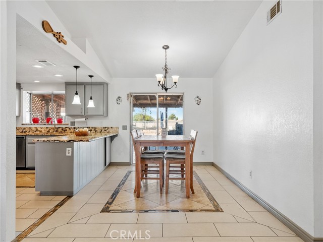 Detail Gallery Image 21 of 55 For 14798 Dos Palmas, Victorville,  CA 92392 - 4 Beds | 2 Baths