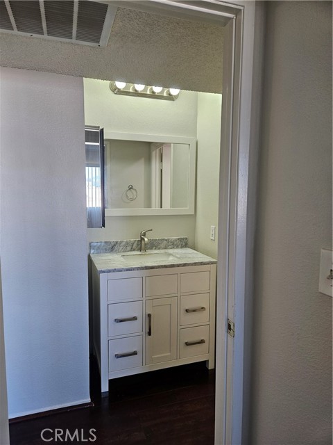 Detail Gallery Image 7 of 14 For 451 W Wilson #6,  Glendale,  CA 91203 - 2 Beds | 1 Baths