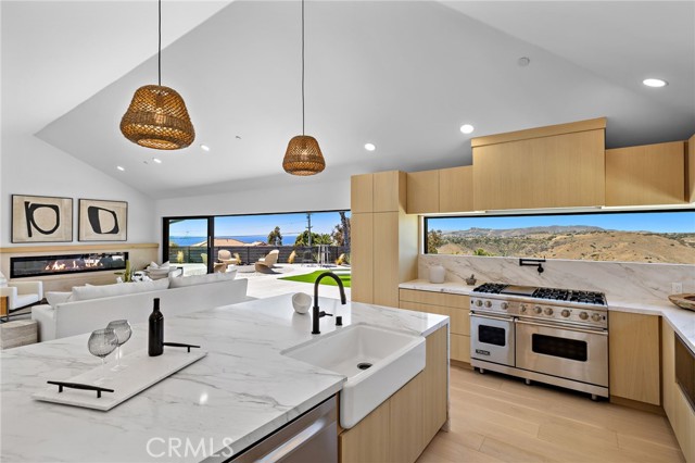 820 Calle Mendoza, San Clemente CA: https://media.crmls.org/medias/6e5c18c3-2cbd-49ce-9b1d-7eab42e354d6.jpg