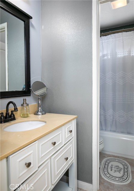 Detail Gallery Image 12 of 18 For 28729 Conejo View Dr, Agoura Hills,  CA 91301 - 2 Beds | 2 Baths