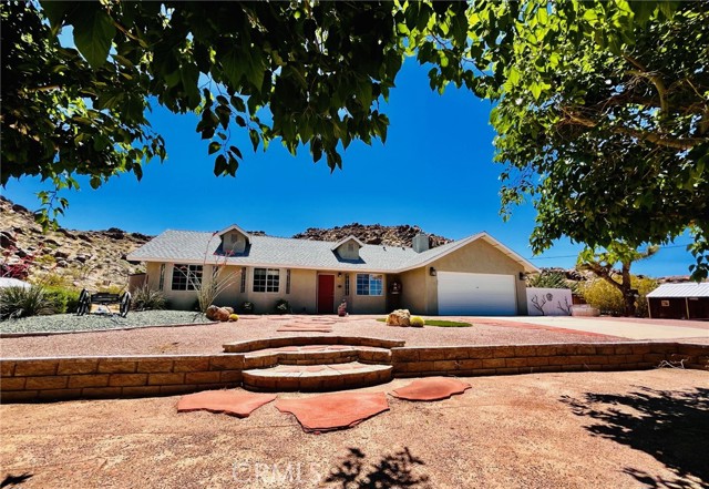 24212 Kansa Road, Apple Valley CA: https://media.crmls.org/medias/6e5d137e-4190-4956-8aa8-67772ca39466.jpg
