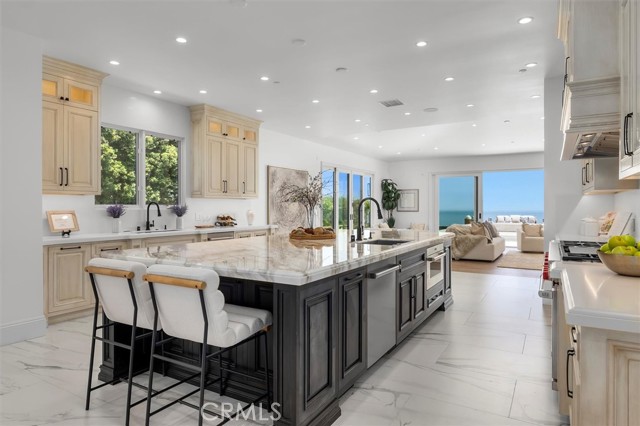 Detail Gallery Image 18 of 72 For 32042 Isthmus View Dr, Rancho Palos Verdes,  CA 90275 - 6 Beds | 6/2 Baths