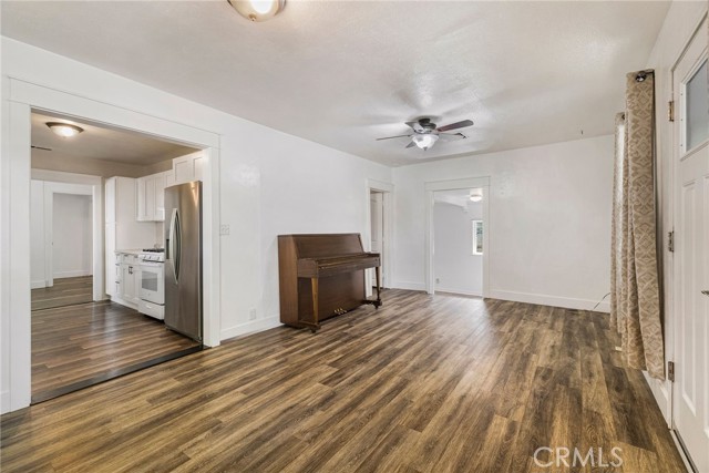 Detail Gallery Image 4 of 60 For 1617 Hemlock St, Chico,  CA 95928 - 4 Beds | 3 Baths