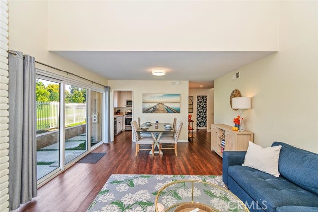 Detail Gallery Image 3 of 28 For 19635 Monteano Ln, Yorba Linda,  CA 92886 - 3 Beds | 2/1 Baths