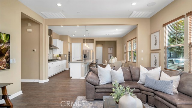 126 Luneta Lane, Rancho Mission Viejo CA: https://media.crmls.org/medias/6e5da8e0-df52-4d0e-987f-b3ccb9b9e5fd.jpg