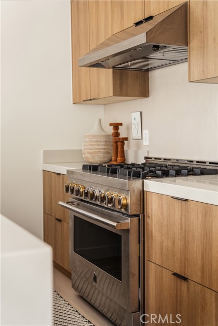 Detail Gallery Image 23 of 39 For 3950 Franklin Ave, Los Angeles,  CA 90027 - 3 Beds | 3/1 Baths