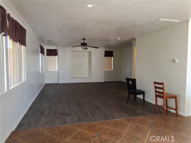 Detail Gallery Image 4 of 13 For 6820 Melvin Ave, San Bernardino,  CA 92407 - 4 Beds | 3 Baths
