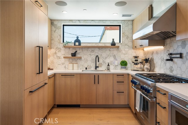 Detail Gallery Image 9 of 64 For 521 1/2 Iris Ave, Corona Del Mar,  CA 92625 - 2 Beds | 2/1 Baths