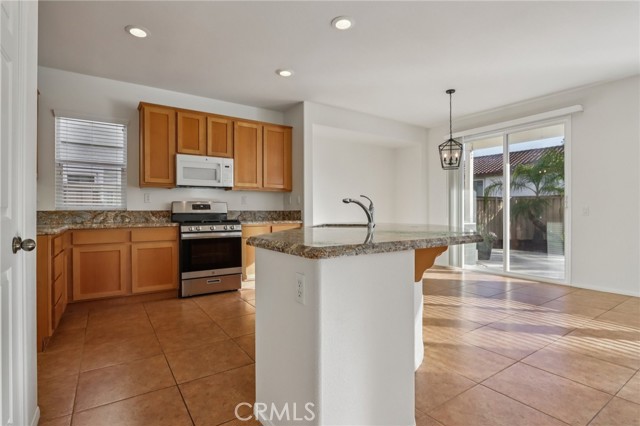 Detail Gallery Image 13 of 47 For 33720 Mistflower Ct, Lake Elsinore,  CA 92532 - 3 Beds | 2/1 Baths